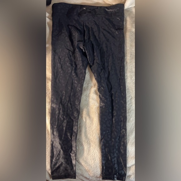 KORAL Hi Rise Lustrous Black Leopard Hi Shine Leggings - Picture 6 of 6